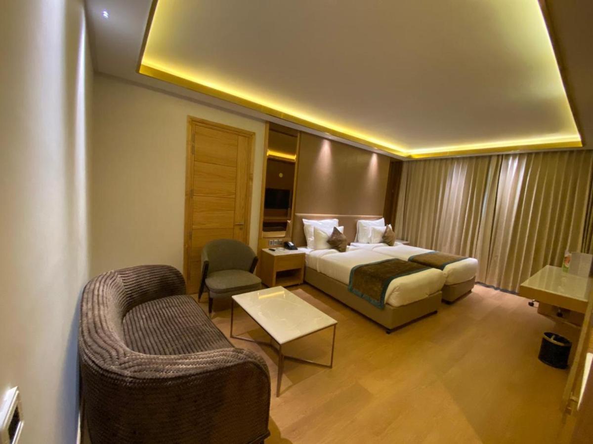Aveda Hotel - Ludhiana Zewnętrze zdjęcie